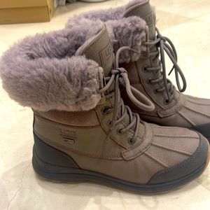Ugg Adirondack Boot women 7.5